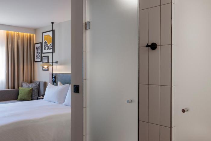 hilton garden inn marseille provence airport