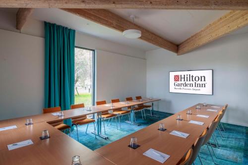 hilton garden inn marseille provence airport