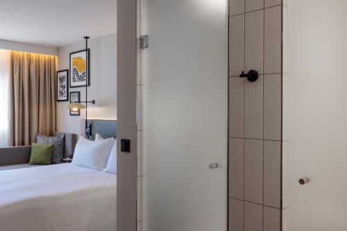 hilton garden inn marseille provence airport