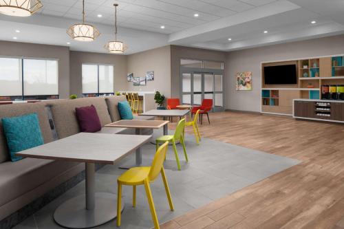 home2 suites by hilton hobbs