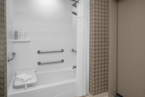 home2 suites by hilton hobbs