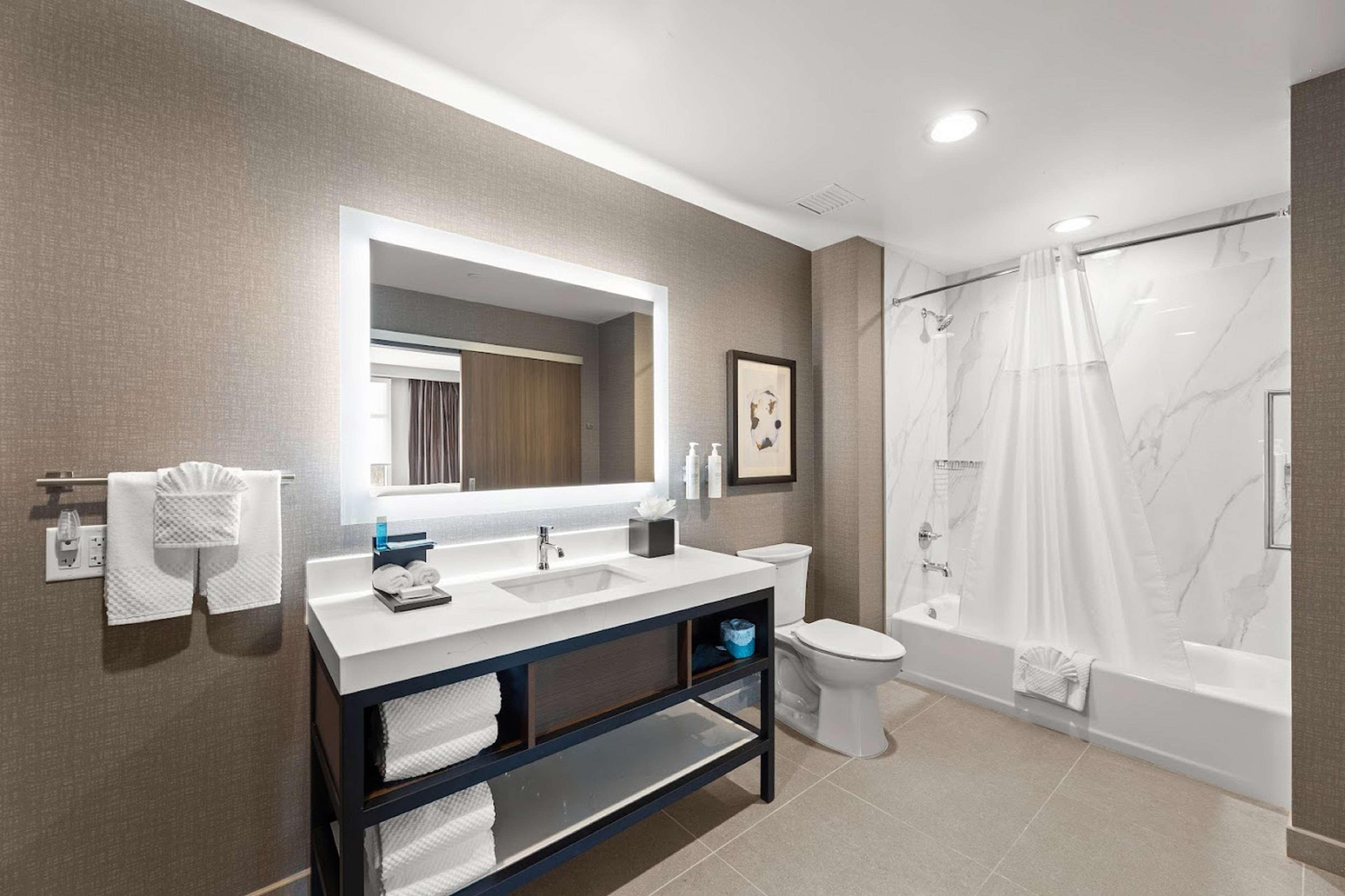 embassy suites by hilton irving las colinas