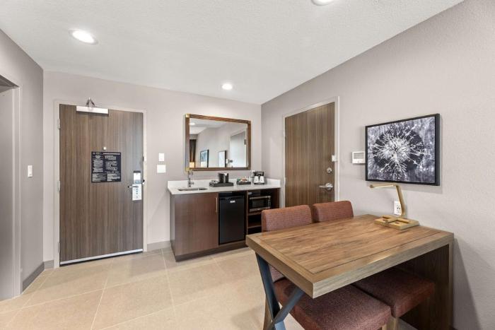 embassy suites by hilton irving las colinas