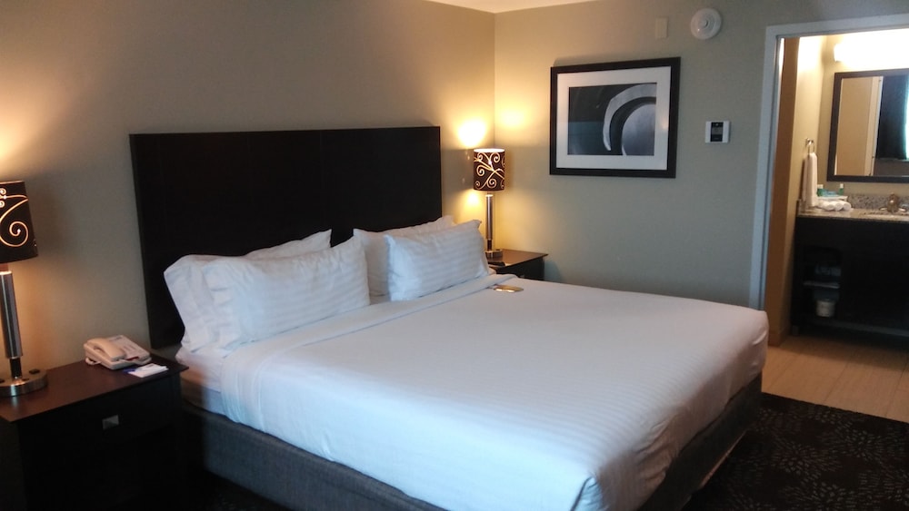 holiday inn express and suites pittsburgh west gre