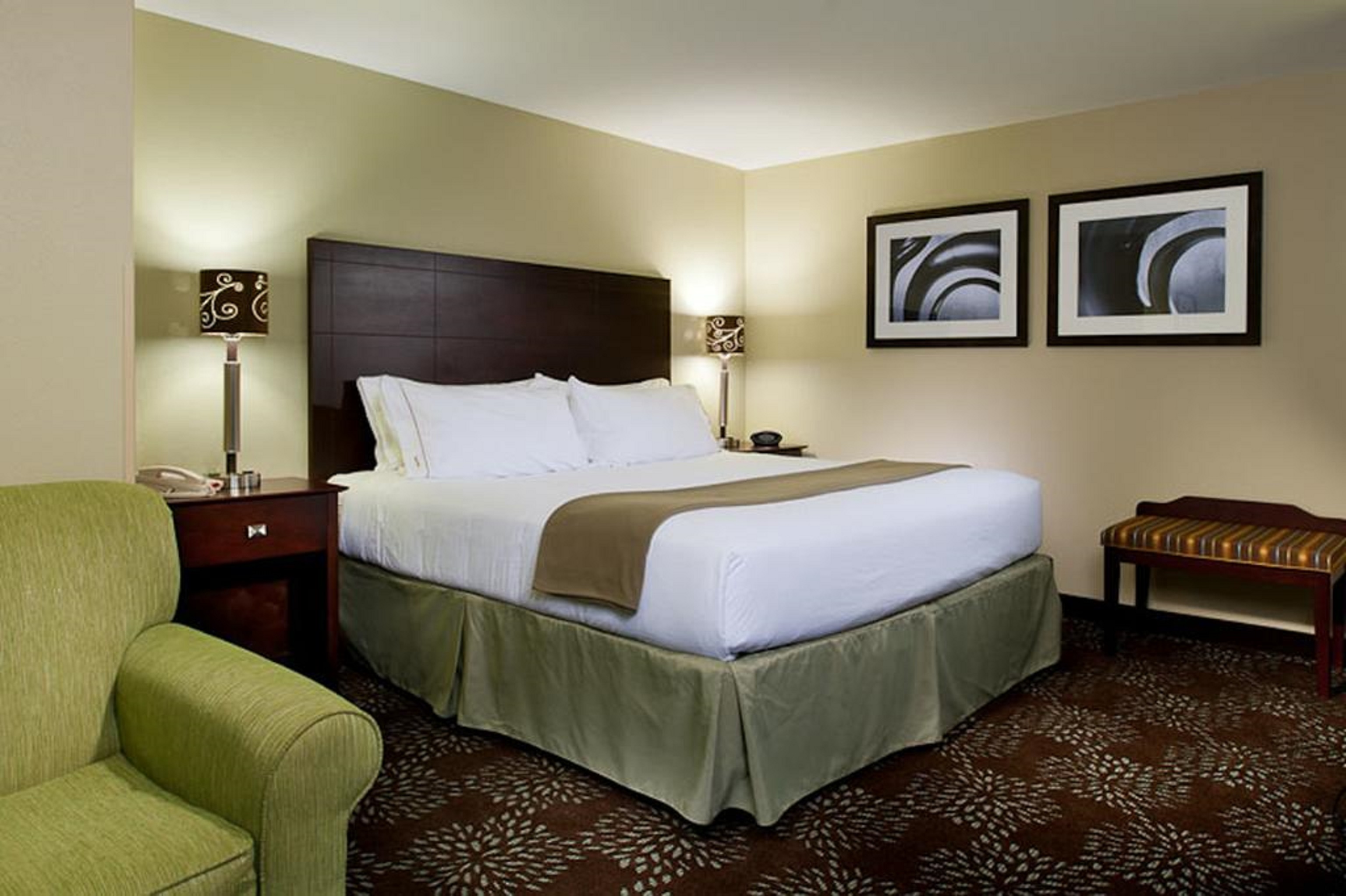 holiday inn express and suites pittsburgh west gre
