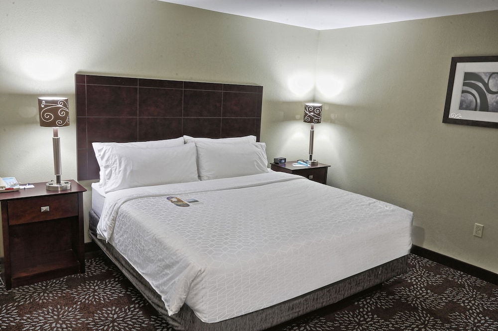 holiday inn express and suites pittsburgh west gre
