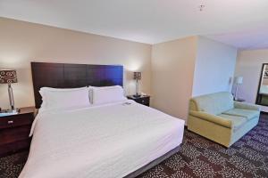 holiday inn express and suites pittsburgh west gre