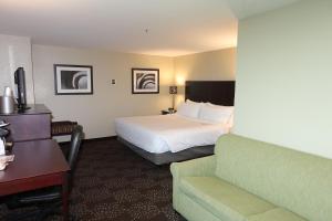 holiday inn express and suites pittsburgh west gre