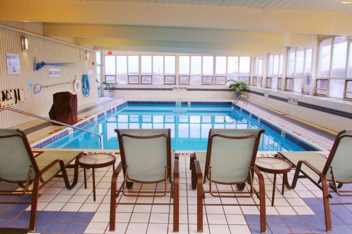 holiday inn express and suites pittsburgh west gre