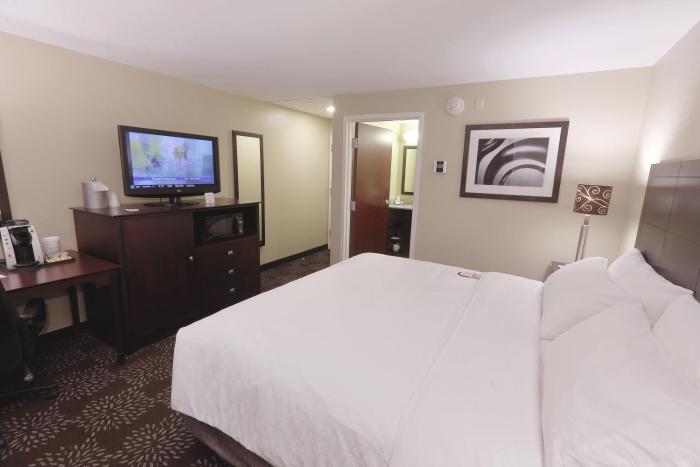 holiday inn express and suites pittsburgh west gre