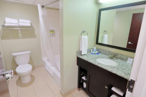holiday inn express and suites pittsburgh west gre