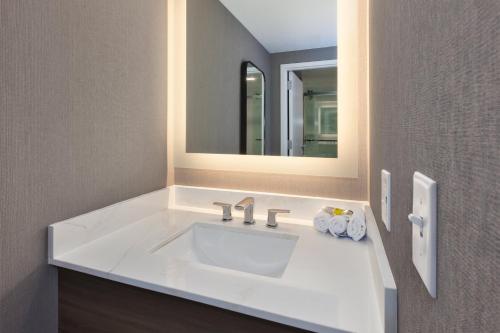 staybridge suites pittsburgh airport by ihg