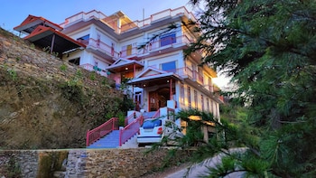 basa palace