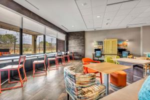 home2 suites by hilton raleigh state arena