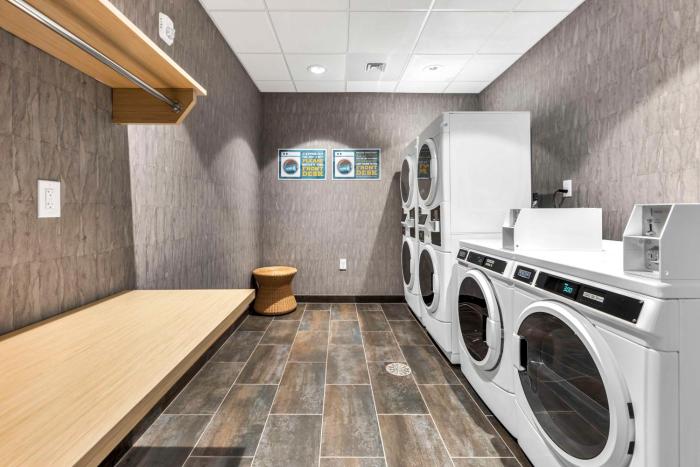home2 suites by hilton raleigh state arena