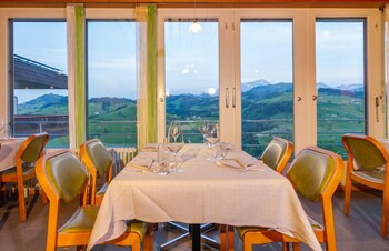 Hotel Swiss Views,,2 star