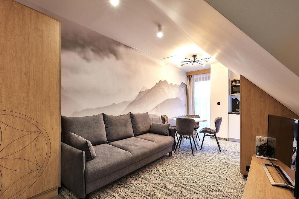 tatra square apartments