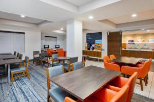 holiday inn express and suites w monroe by ihg