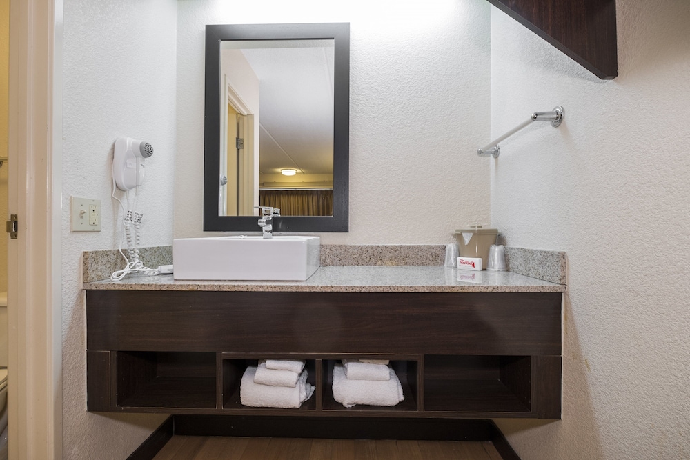 red roof inn west monroe