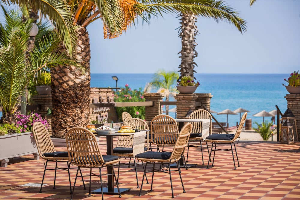 makis hotel skala