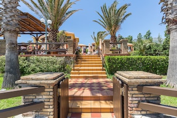 makis hotel skala