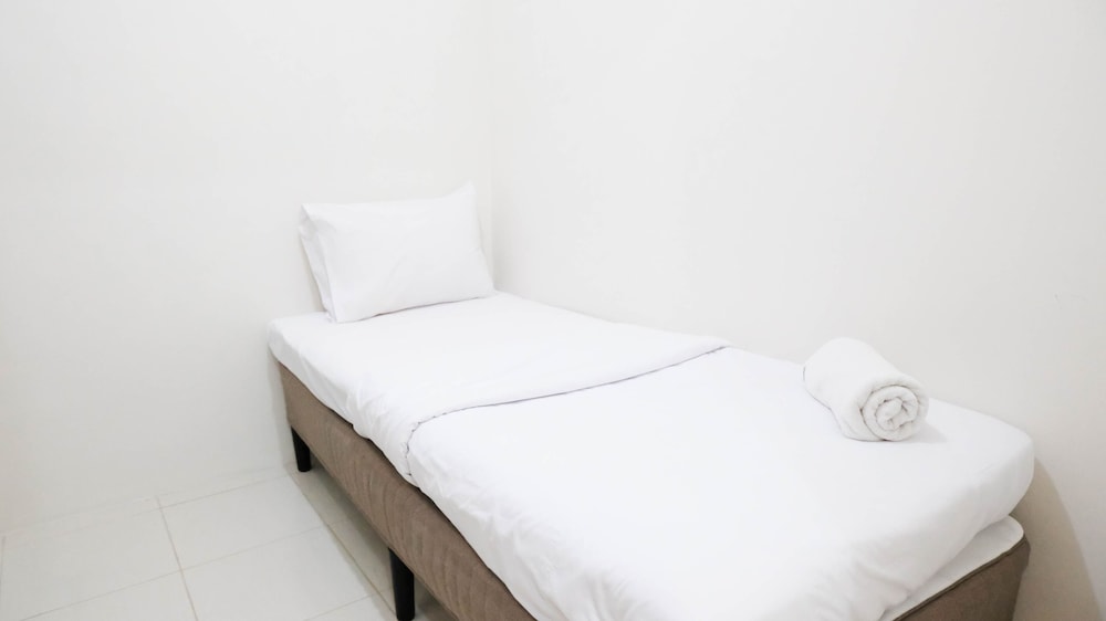 clean and comfy 2br apartment at puncak kertajaya
