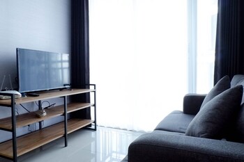 comfy and exclusive 2br apartment at tanglin supermall mansion