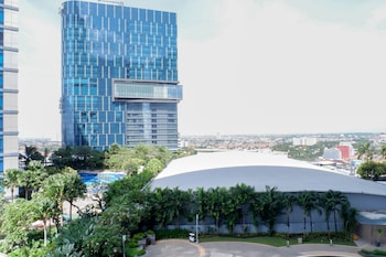 comfy and exclusive 2br apartment at tanglin supermall mansion