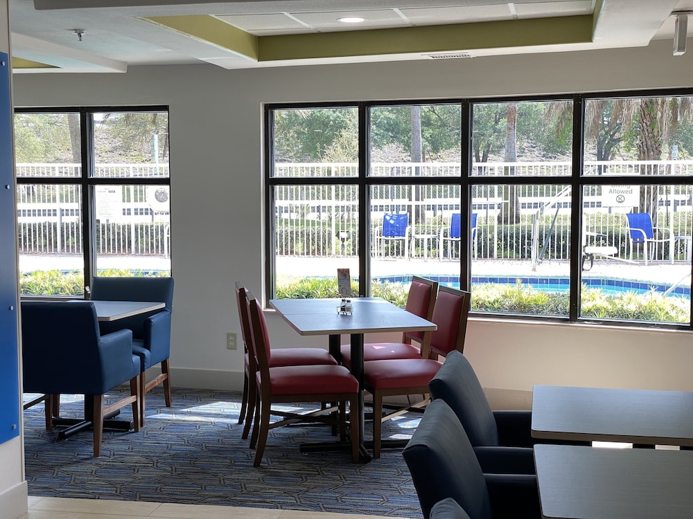 holiday inn express jacksonville blount island by ihg