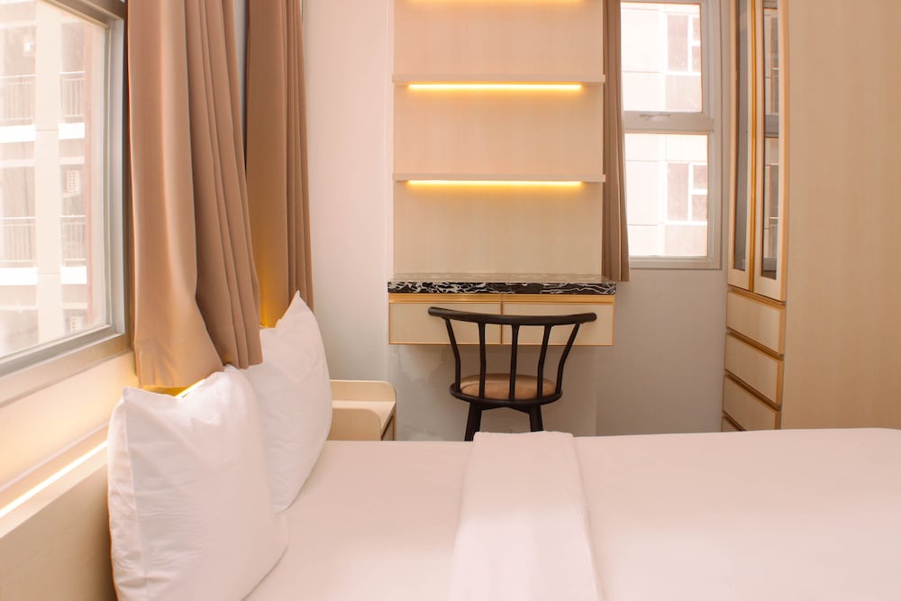 pleasurable 2br transpark juanda apartment