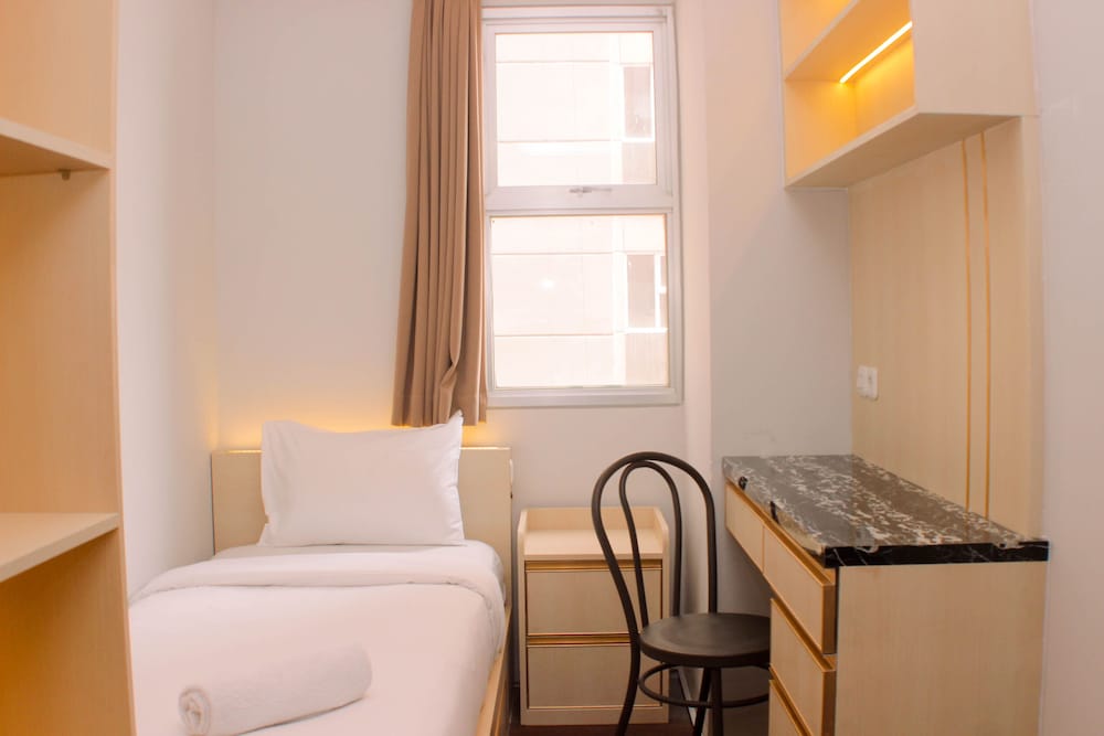 pleasurable 2br transpark juanda apartment