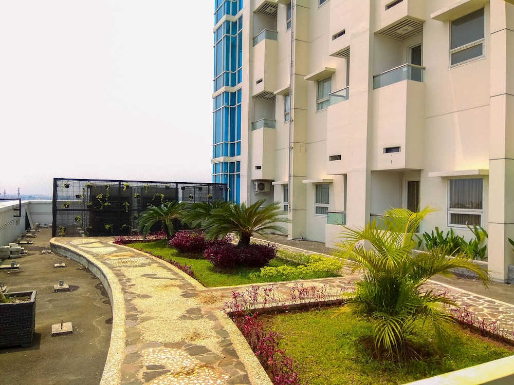 comfort and minimalist 1br at atlanta residences