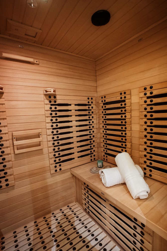 cantonal hotel by warwick