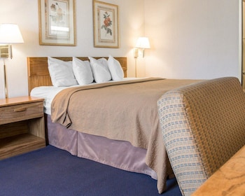 quality inn hudsonville south