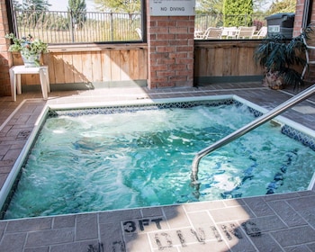 Quality Inn Hudsonville South,Grandville>>Grand Rapids,3 star