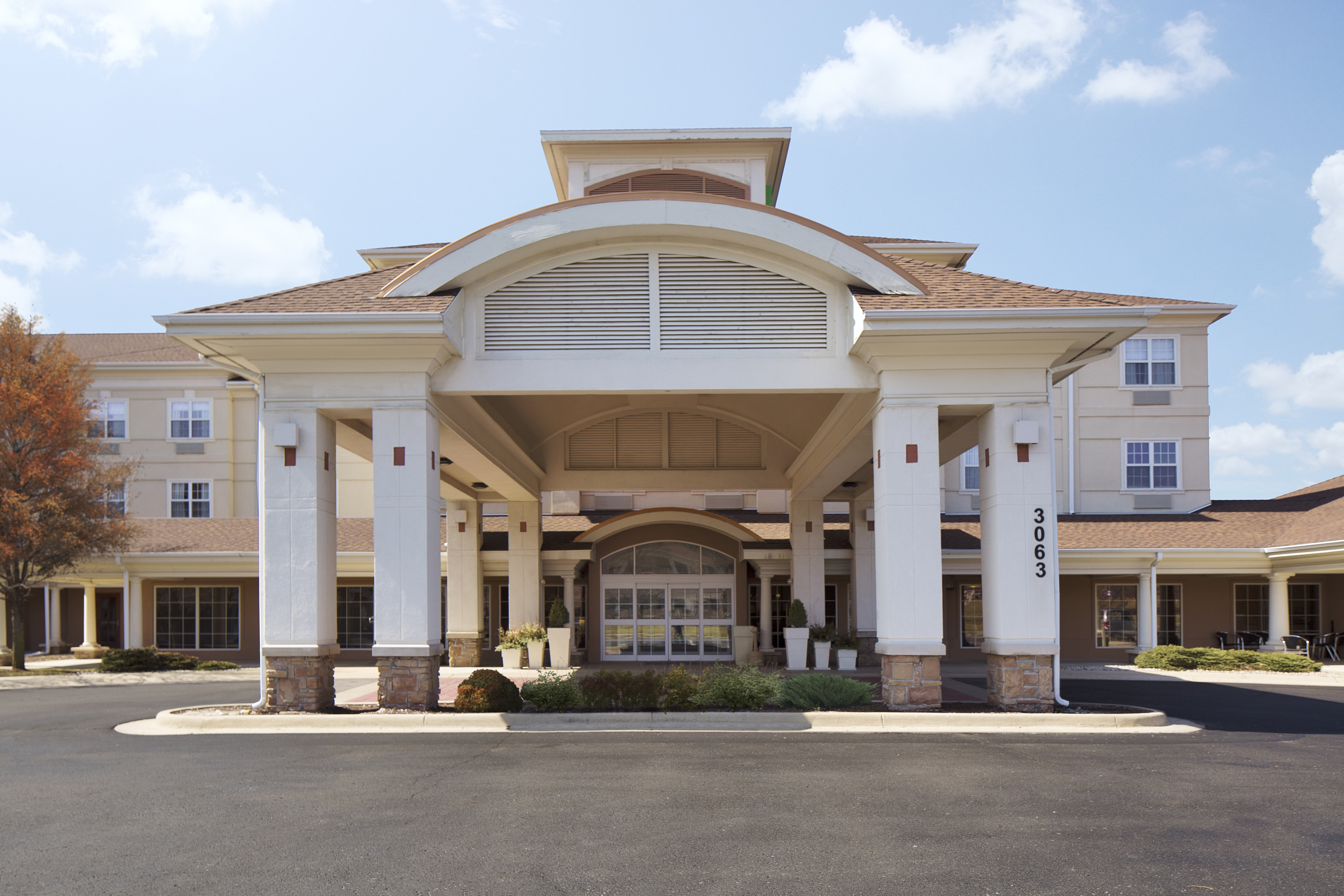 holiday inn grand rapids airport by ihg