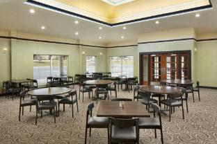 holiday inn grand rapids airport by ihg