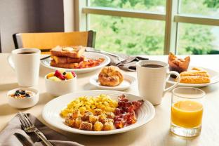 holiday inn grand rapids airport by ihg