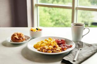 holiday inn grand rapids airport by ihg