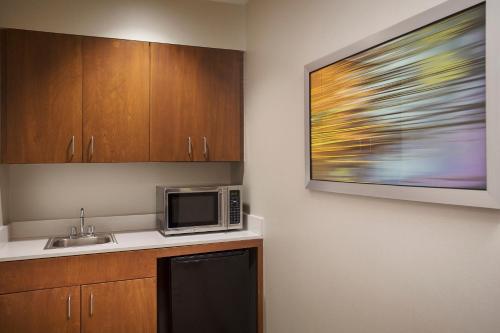 holiday inn grand rapids airport by ihg