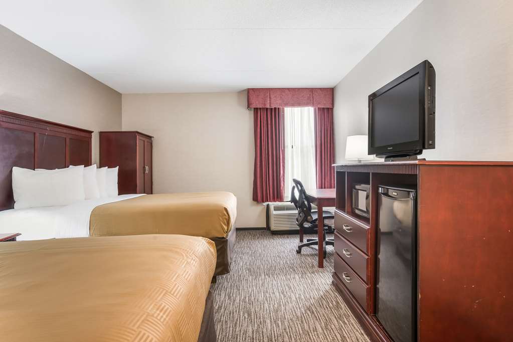 clarion inn and suites airport