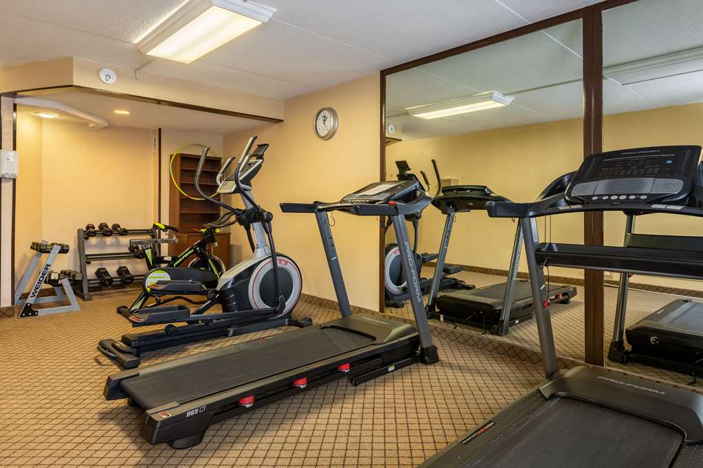 clarion inn and suites airport