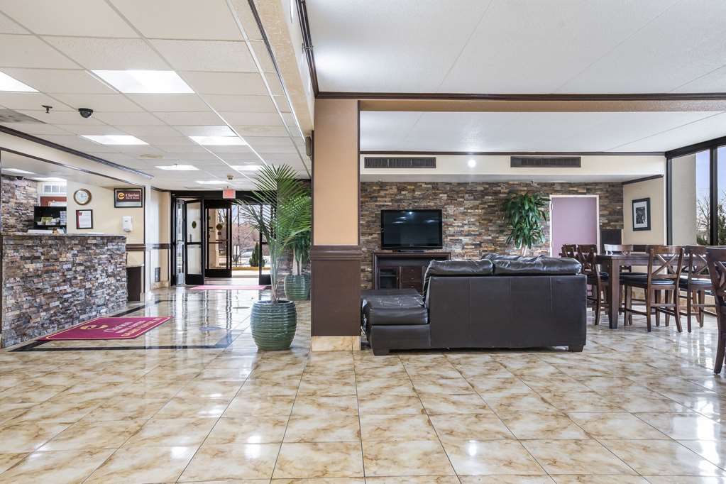 clarion inn and suites airport