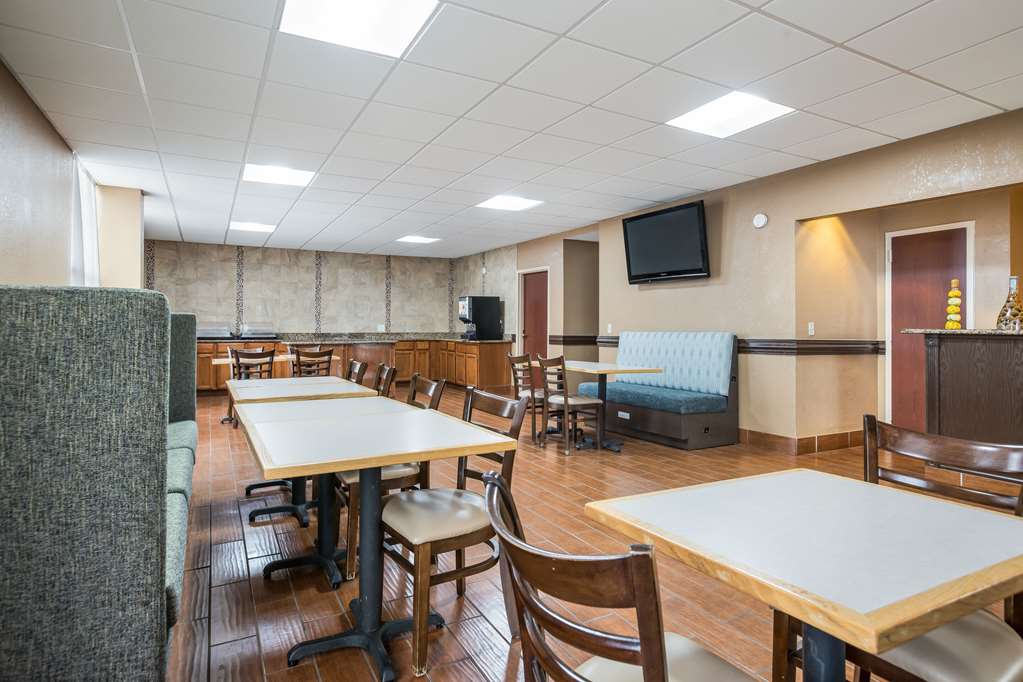 clarion inn and suites airport