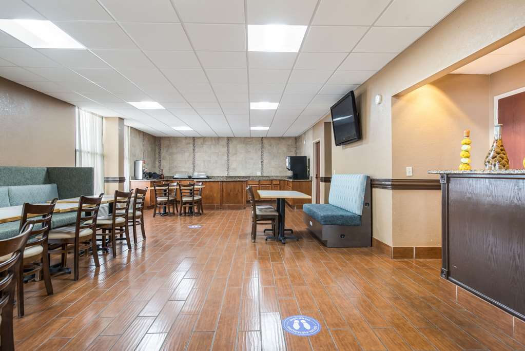 clarion inn and suites airport