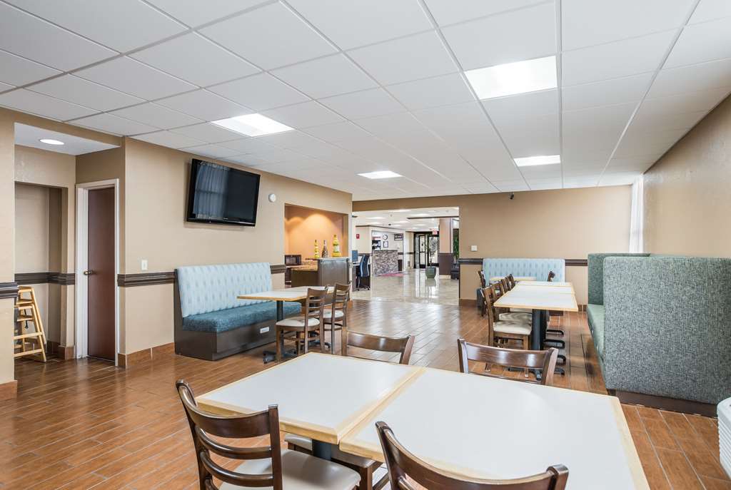 clarion inn and suites airport