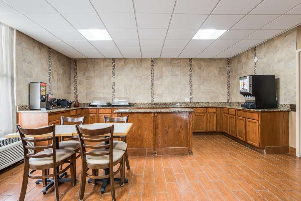 clarion inn and suites airport