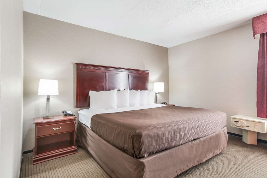 clarion inn and suites airport