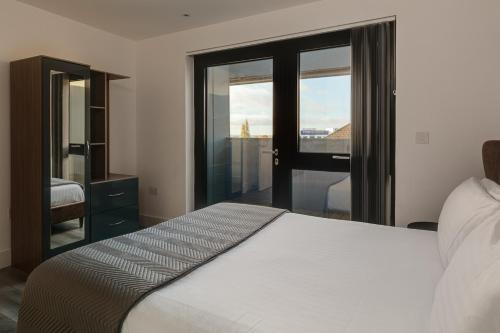 charles hope apartments brentford