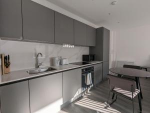 charles hope apartments brentford